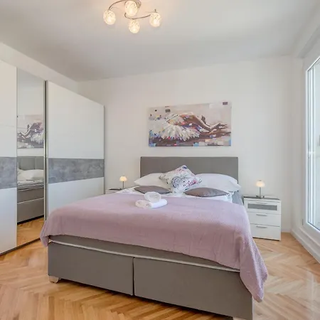 Apartment Lct Grey Panoramic Split